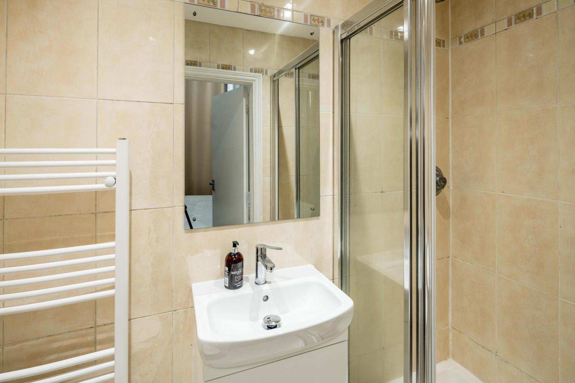 Gloucester Station Gem: 3 Bedroom Oasis Londres Extérieur photo